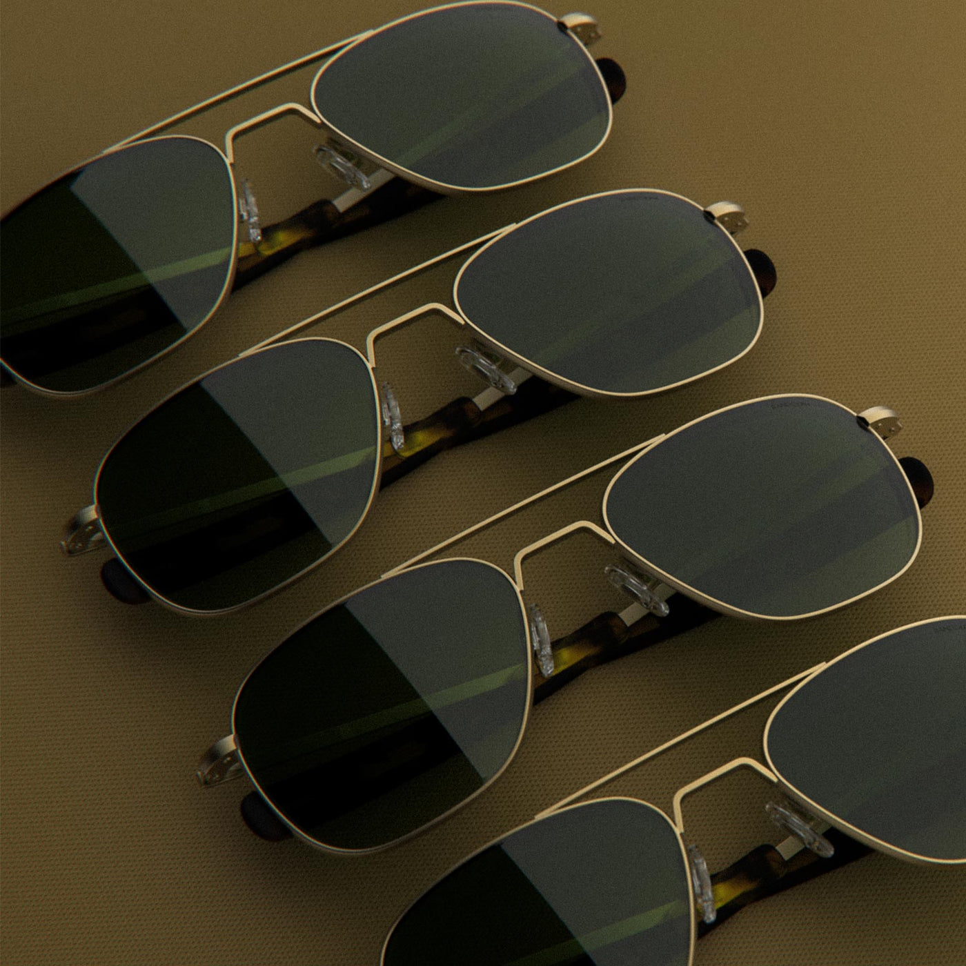Ray-Ban : Gold Aviator ?️ Amazon.com: Ray-Ban RB3025 Aviator Large Metal Gradient  main image 2